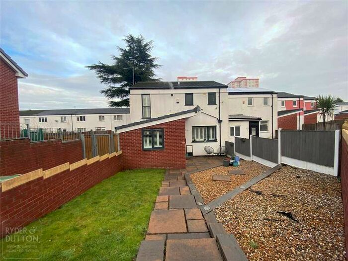 2 Bedroom Town House To Rent In Denton Lane, Chadderton, Oldham, Greater Manchester, OL9