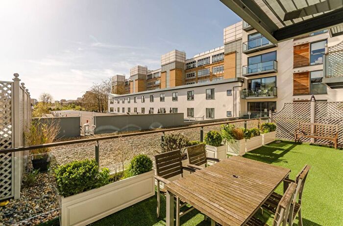 2 Bedroom Flat For Sale In Fulham Road, Chelsea, London, SW10