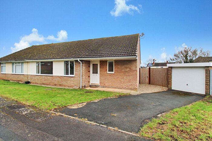 3 Bedroom Semi-Detached Bungalow For Sale In Lawn Crescent, Shurdington, Cheltenham, GL51