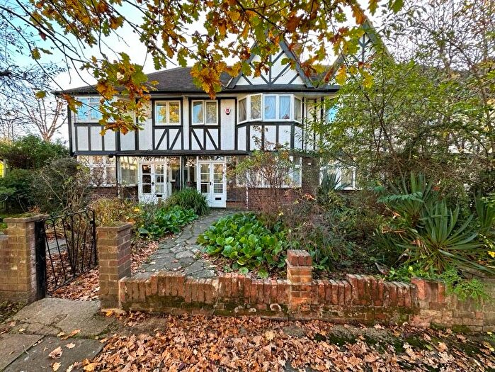 4 Bedroom Terraced House To Rent In Princes Gardens, West Acton, London, W3