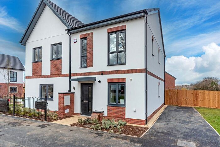 3 Bedroom Semi-detached House For Sale In Whinbush Drive, Grantham, NG31
