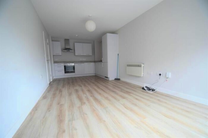 2 Bedroom Flat To Rent In Chichester Road, Southend On Sea, Essex, SS1