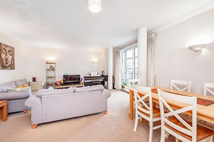 2 Bedroom Flat To Rent In Worple Road, Wimbledon, SW19