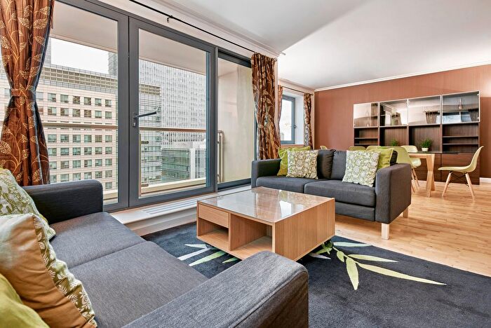 2 Bedroom Flat To Rent In Discovery Dock Apartments East, South Quay Square, E14