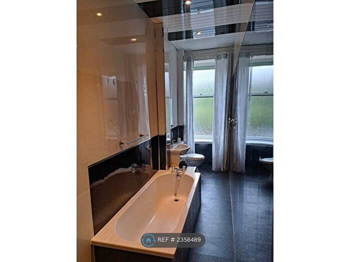 1 Bedroom Flat To Rent In Tollcross Road, Glasgow, G32