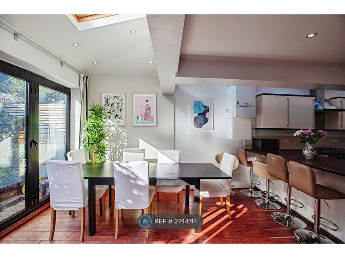 6 Bedroom Terraced House To Rent In Harberson Road, London, SW12