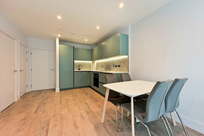 1 Bedroom Flat For Sale In Horlick Quarter, Memorial Avenue, Slough, London, SL1