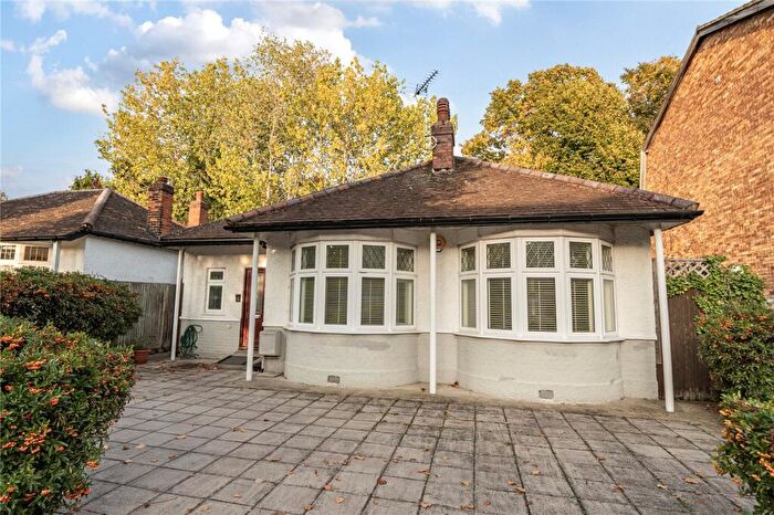 2 Bedroom Detached House For Sale In Abbey Road, Enfield, EN1