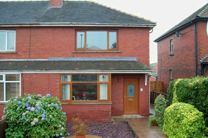 2 Bedroom Town House To Rent In Silcoates Lane, Wrenthorpe, Wakefield WF2
