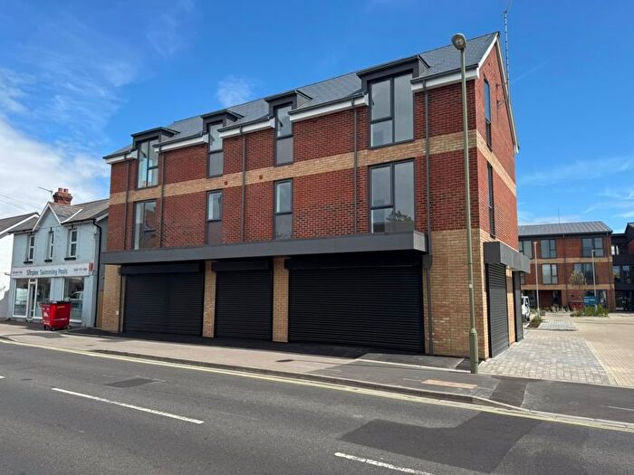 1 Bedroom Flat To Rent In Elm Grove, Hayling Island., PO11