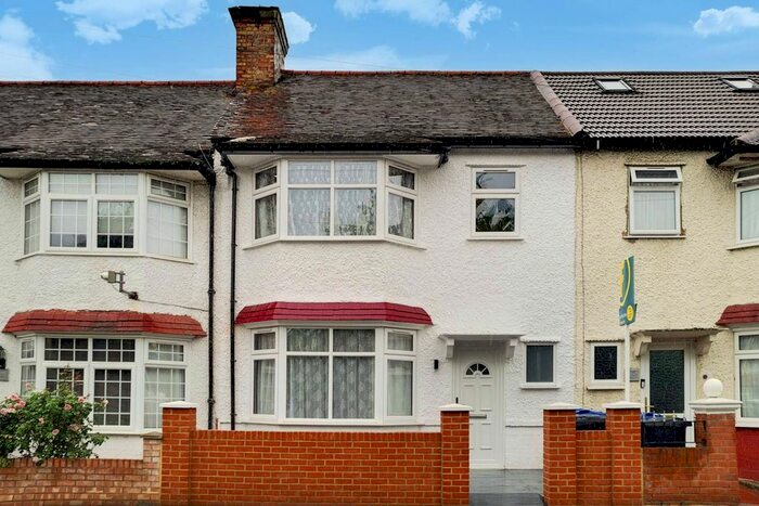 3 Bedroom Property To Rent In Edenvale Road, Tooting, Mitcham, CR4