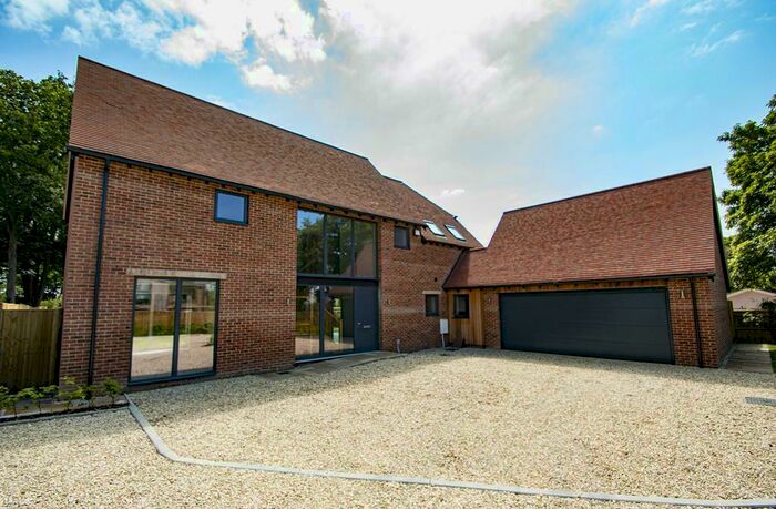 4 Bedroom Detached House For Sale In Hewett Wood, South Stoke, Reading, RG8