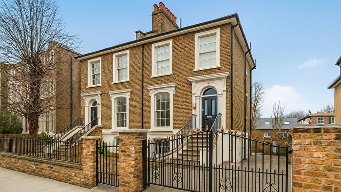 Studio To Rent In Lime Grove, London, W12