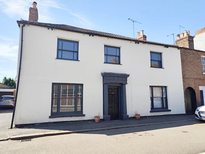 4 Bedroom End Of Terrace House For Sale In South Street, Crowland, Peterborough, PE6