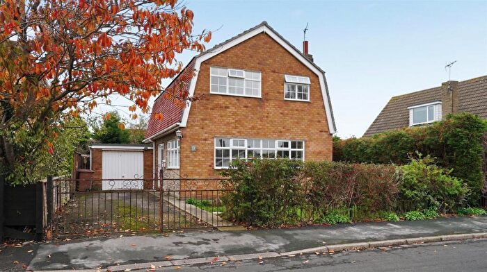 4 Bedroom Detached House For Sale In Elm Garth, Roos, Hull, HU12