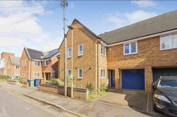 5 Bedroom Semi-Detached House To Rent In Riverside Road, Botley Road, Oxford, Oxfordshire, OX2