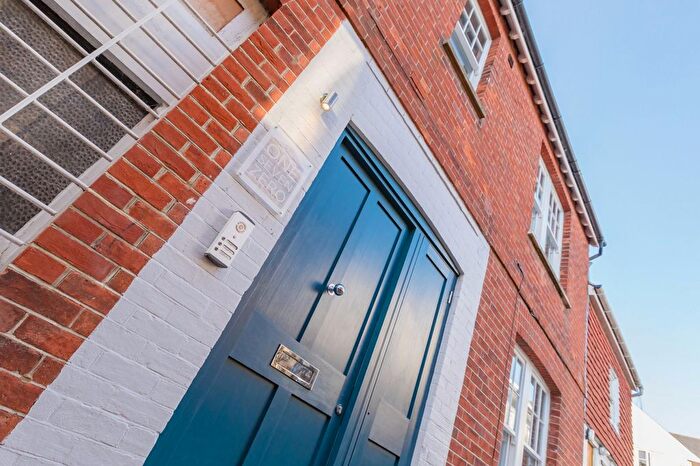 1 Bedroom Flat For Sale In High Street, Uckfield, TN22