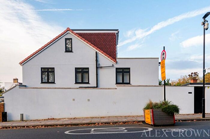4 Bedroom House To Rent In Walpole Road, Tottenham, N17