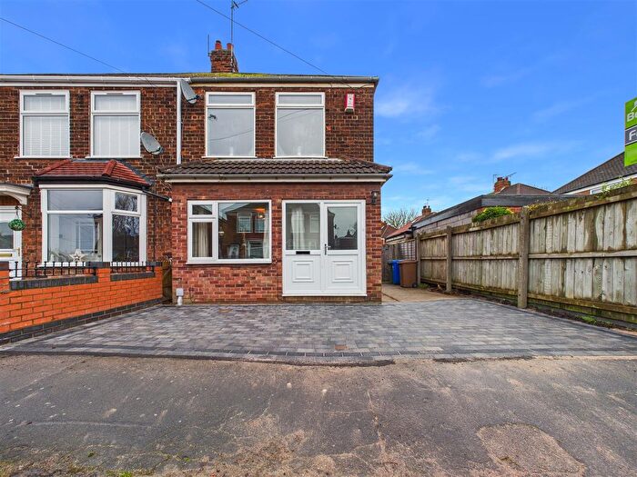 3 Bedroom Semi-Detached House For Sale In Bon Accord Road, Hessle, HU13