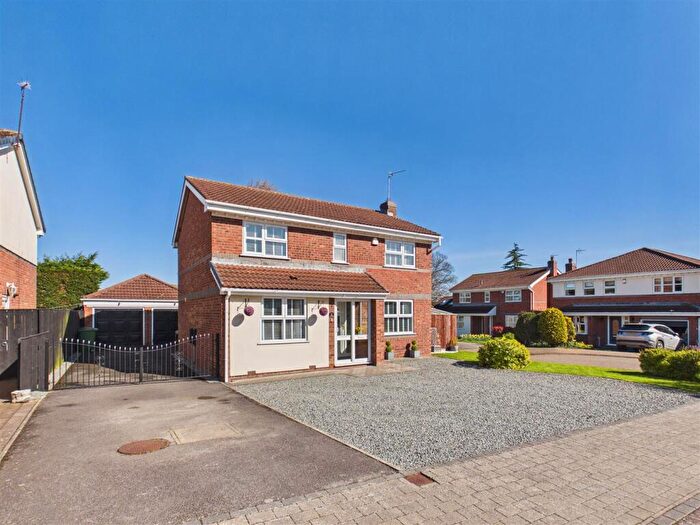 4 Bedroom Detached House For Sale In Oaklands Drive, Willerby, HU10