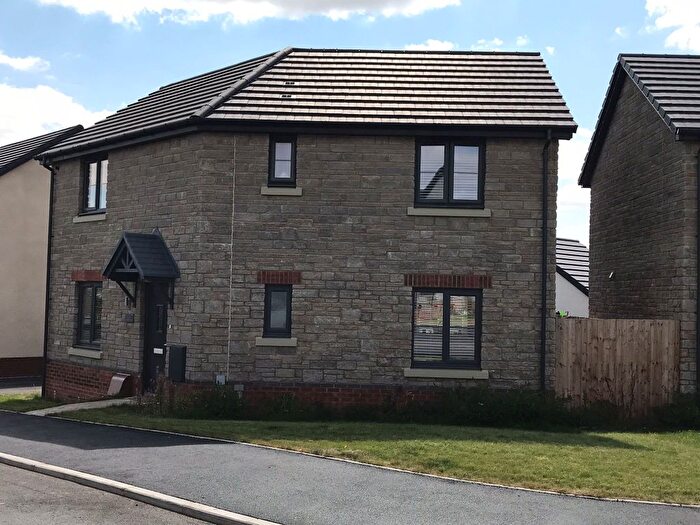 3 Bedroom Detached House For Sale In Maesteg Road, Tondu, CF32