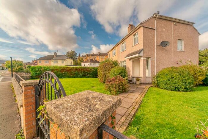 3 Bedroom Semi-Detached House To Rent In Kildary Avenue, Cathcart, G44