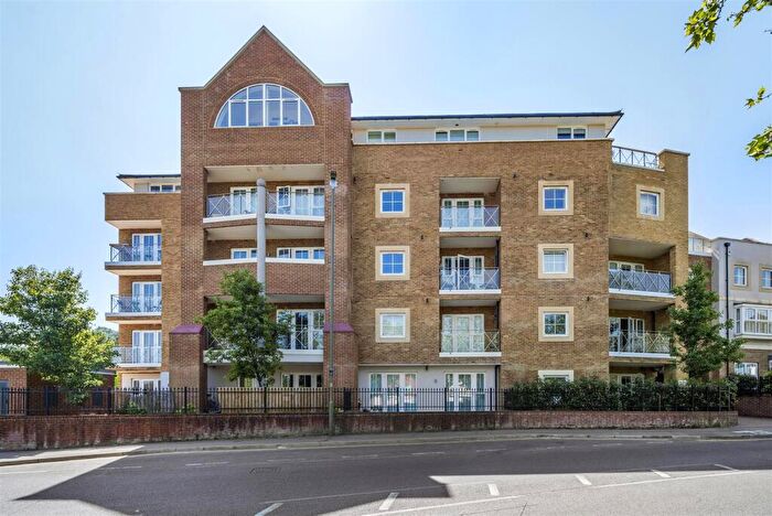 1 Bedroom Flat To Rent In Flambard Way, Godalming, GU7