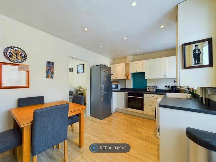 2 Bedroom Terraced House To Rent In The Bassetts, Stroud, GL5