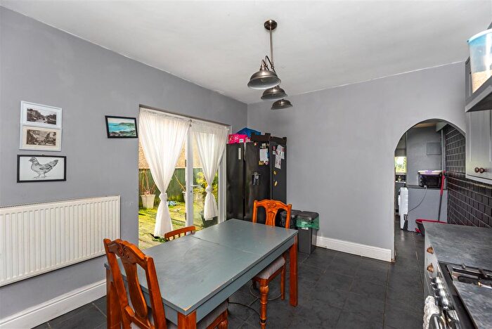 4 Bedroom Detached House For Sale In Caemawr Road, Morriston, Swansea, SA6