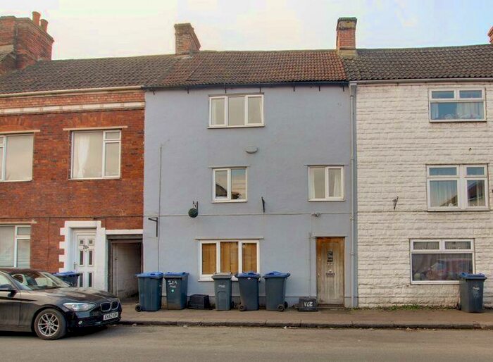 4 Bedroom Terraced House To Rent In Newtown, Trowbridge, BA14