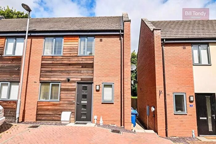 2 Bedroom Semi-Detached House To Rent In Cairns Close, Lichfield, WS14