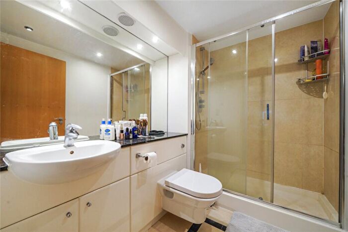 2 Bedroom Duplex For Sale In The Grainstore, Western Gateway, London, E16