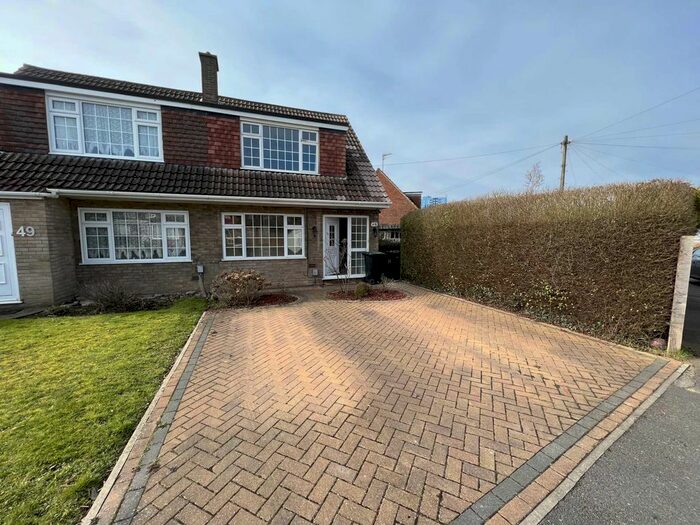 3 Bedroom Semi-Detached House To Rent In Nappsbury Road, Luton, LU4