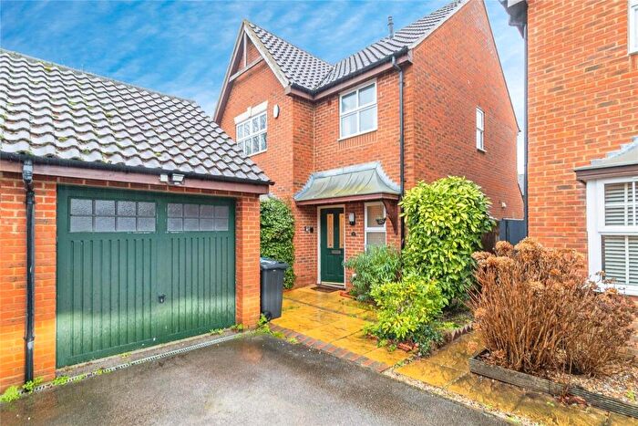 3 Bedroom Semi Detached House For Sale In Welbeck Close, Monkston, Milton Keynes, Buckinghamshire, MK10