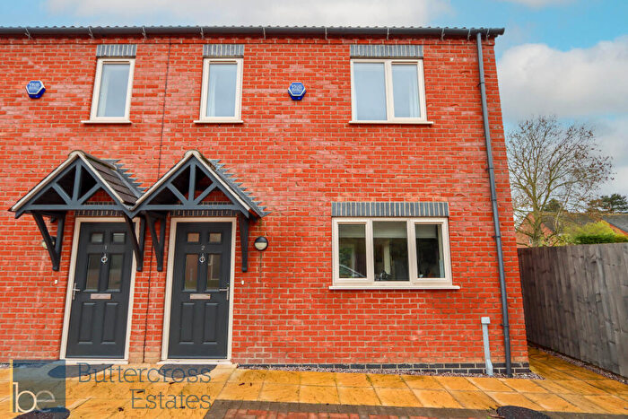 3 Bedroom Semi Detached House To Rent In Grove Gardens, Balderton, NG24