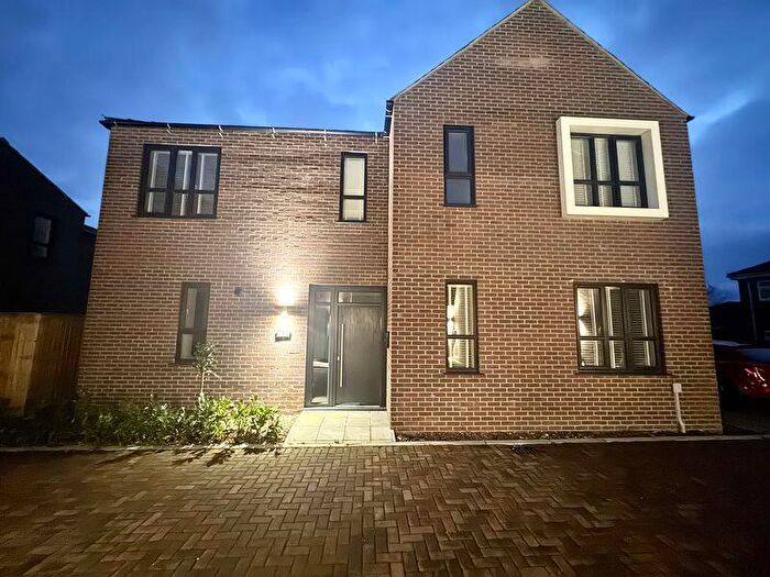 4 Bedroom Detached House To Rent In College Street, Grimsby, DN34