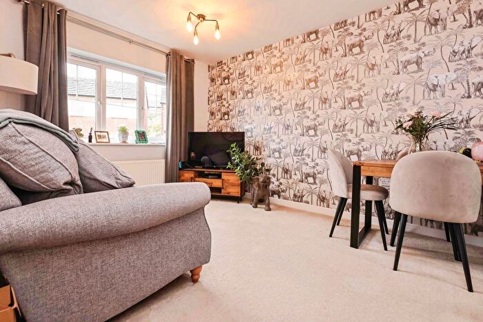 2 Bedroom Flat For Sale In Caban Close, Birmingham, West Midlands, B31