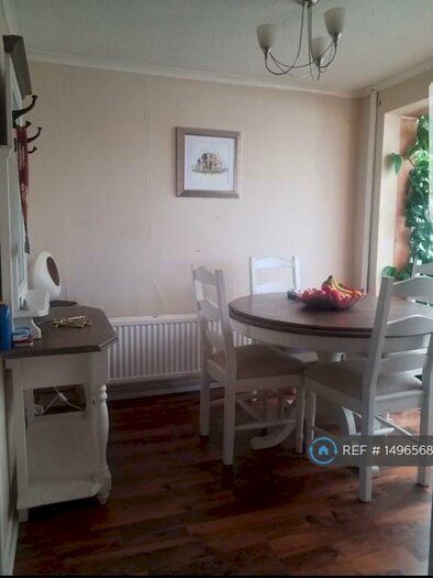 3 Bedroom Detached House To Rent In Hunters Park Avenue, Bradford, BD14