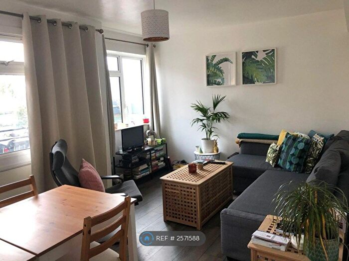2 Bedroom Flat To Rent In London, London, W4