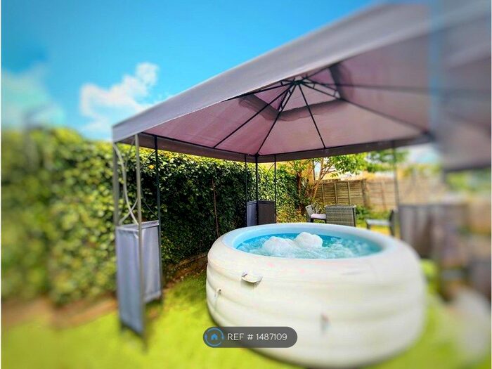 5 Bedroom Terraced House To Rent In Otham Close, Canterbury, CT2