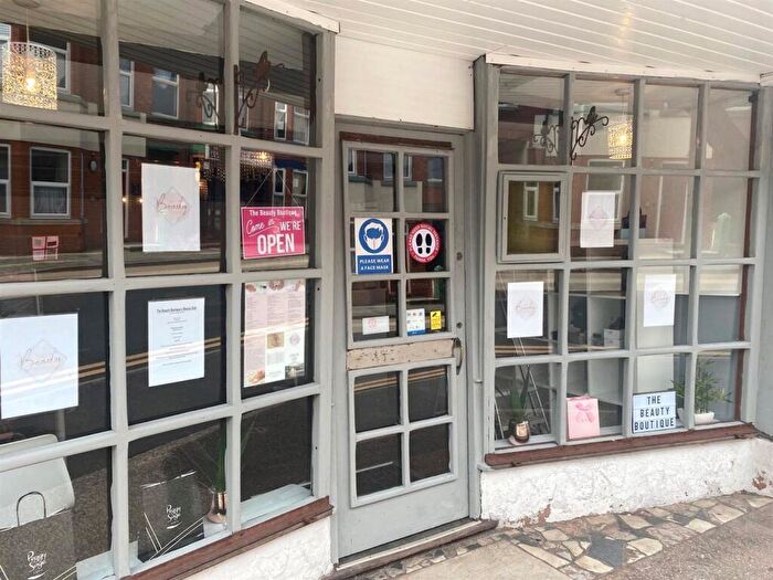 1 Bedroom Property For Sale In Wellington Road, Rhyl, Denbighshire, LL18