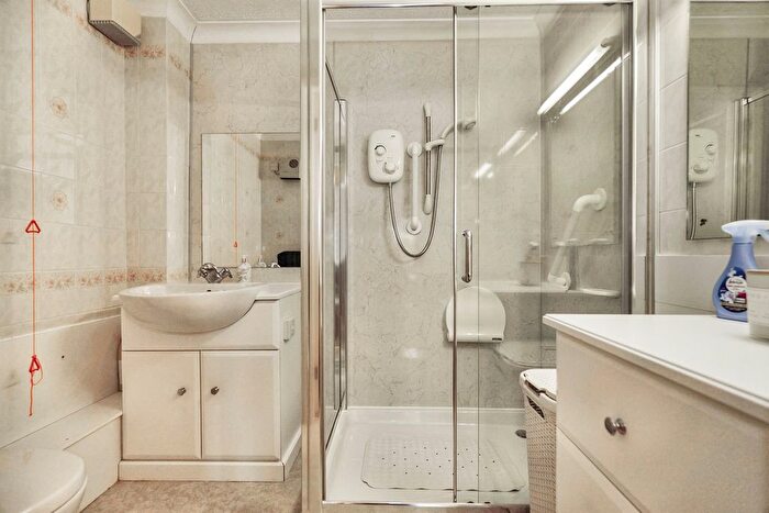 1 Bedroom Flat For Sale In East Parade, Harrogate, HG1
