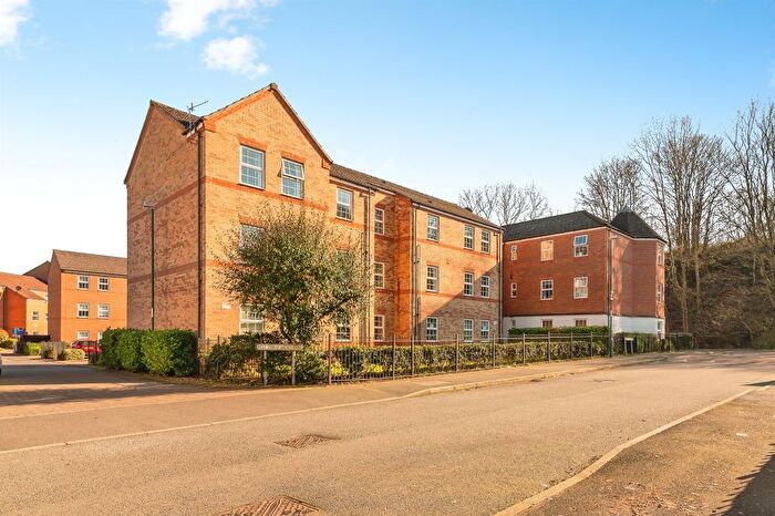 2 Bedroom Flat For Sale In Potters Hollow, Bulwell, Nottingham, NG6
