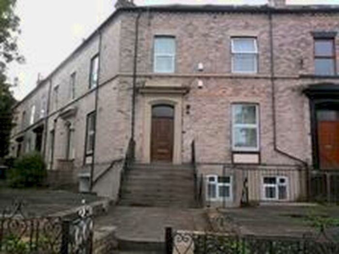 3 Bedroom Flat To Rent In Midland Road, Hyde Park, Leeds, LS6