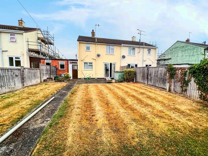 2 Bedroom Semi-Detached House For Sale In Buckland Road, Taunton, TA2