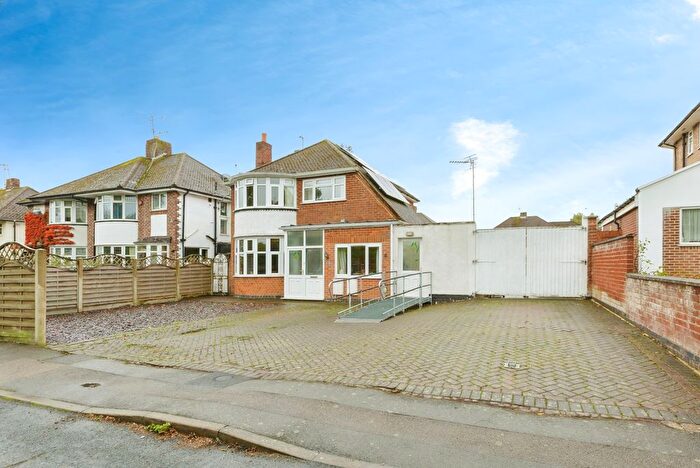 3 Bedroom Detached House For Sale In Groby Road, Glenfield, Leicester, Leicestershire, LE3