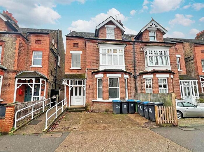 6 Bedroom Semi Detached House For Sale In Victoria Avenue, Surbiton, KT6