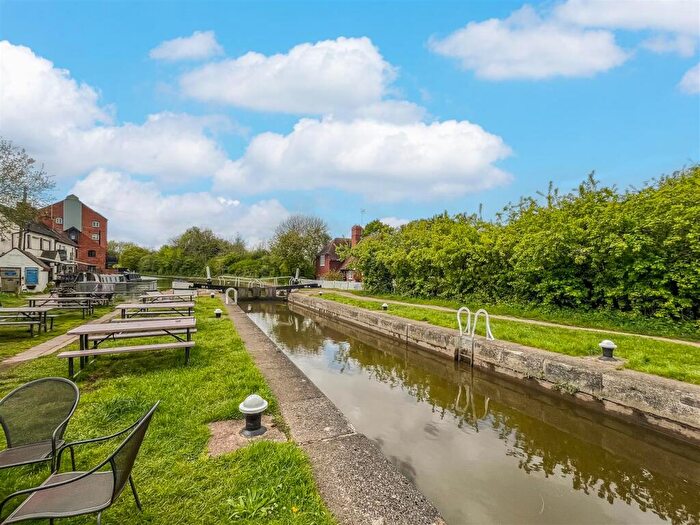 2 Bedroom Apartment To Rent In Chandley Wharf, Warwick, CV34