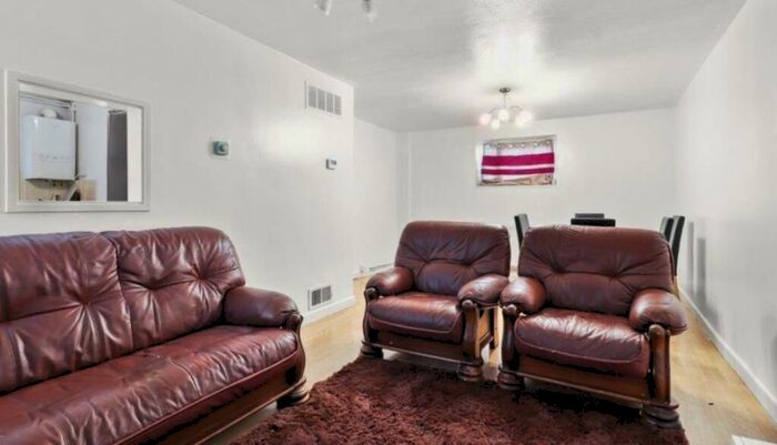 3 Bedroom Terraced House For Sale In Nightingale Lane, Wellingborough, NN8
