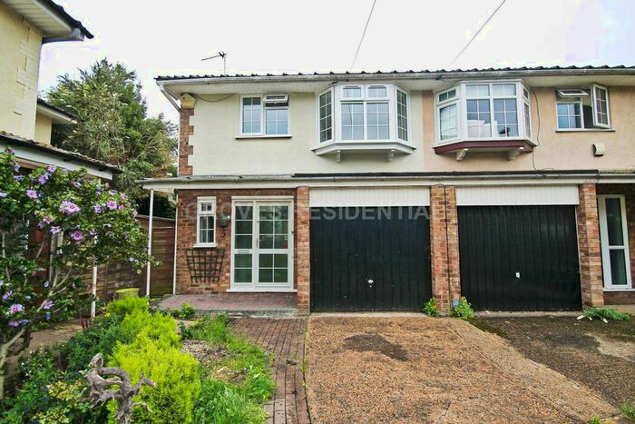 3 Bedroom End Of Terrace House To Rent In Allan Close, New Malden, KT3